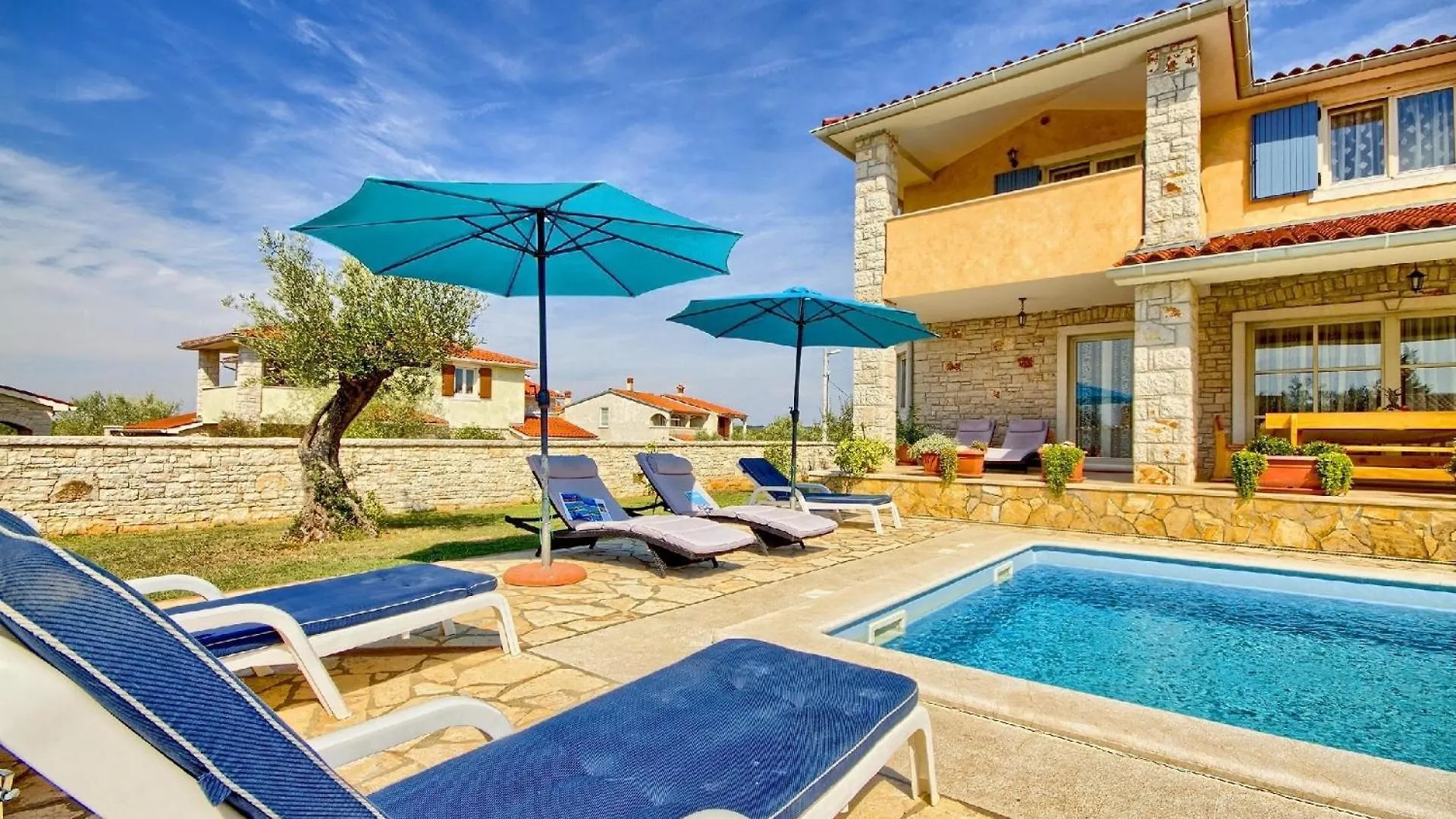 Ferienhaus Mit Privatpool Fuer 9 Personen Ca 200 Qm In Gajana, Istrien Istrische Riviera 0*, Gajana Croatia