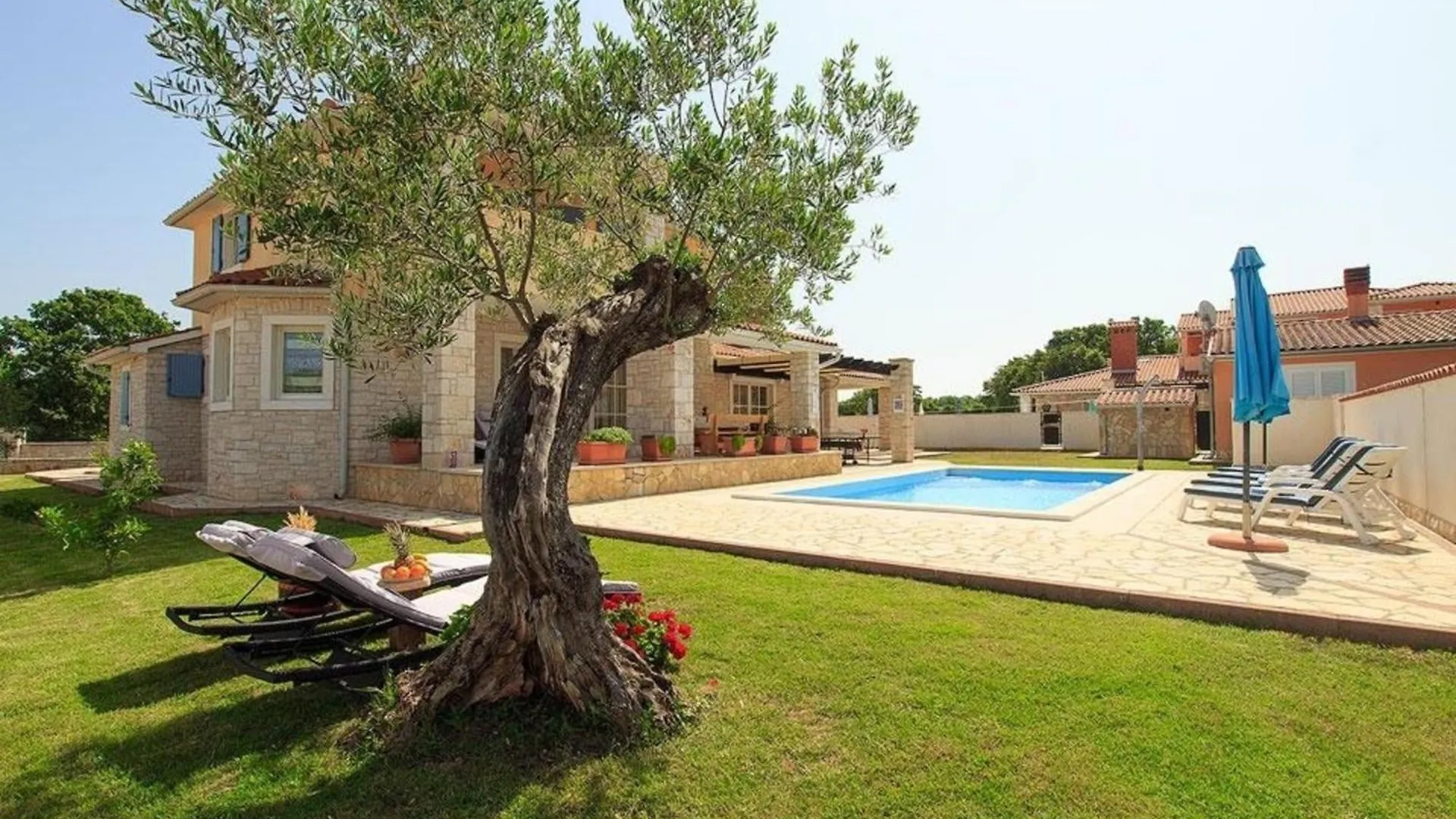 Ferienhaus Mit Privatpool Fuer 9 Personen Ca 200 Qm In Gajana, Istrien Istrische Riviera 0*, Gajana Croatia