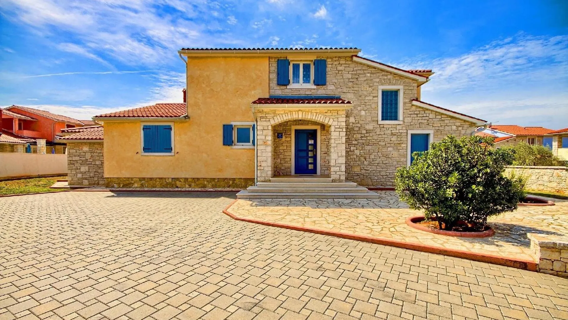Ferienhaus Mit Privatpool Fuer 9 Personen Ca 200 Qm In Gajana, Istrien Istrische Riviera Gajana